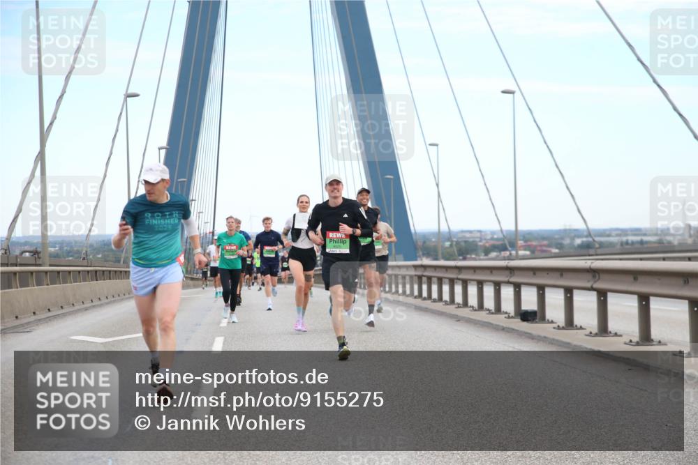 03.10.2025 - Köhlbrandbrückenlauf Jannik Wohlers http://msf.ph/oto/9155275 03.10.2025 15:20:59 Position 1 2025 meine-sportfotos.de