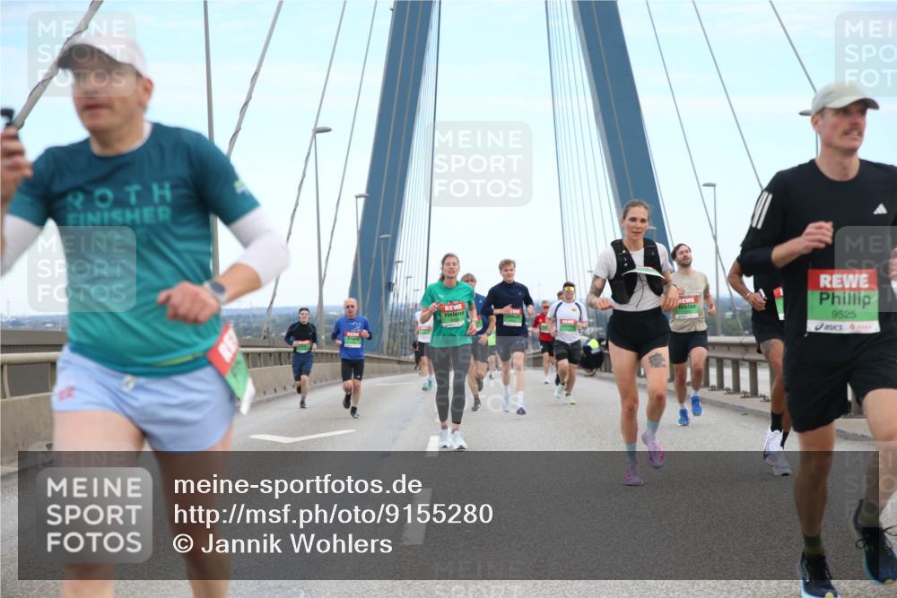 03.10.2025 - Köhlbrandbrückenlauf Jannik Wohlers http://msf.ph/oto/9155280 03.10.2025 15:21:01 Position 1 2025, 9525 meine-sportfotos.de