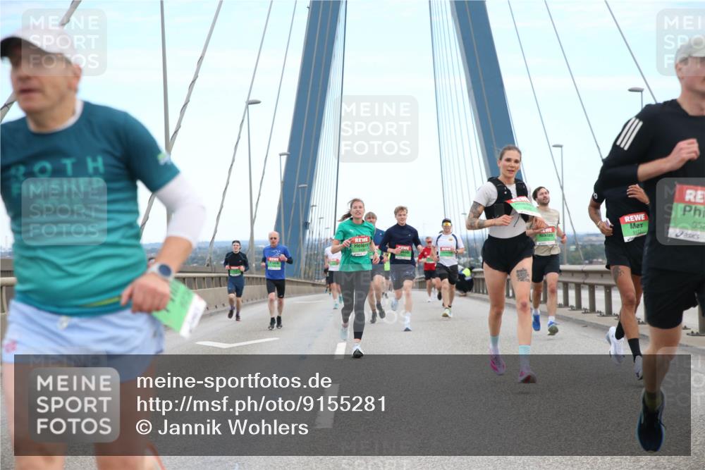 03.10.2025 - Köhlbrandbrückenlauf Jannik Wohlers http://msf.ph/oto/9155281 03.10.2025 15:21:01 Position 1 2025, 9177, 952 meine-sportfotos.de
