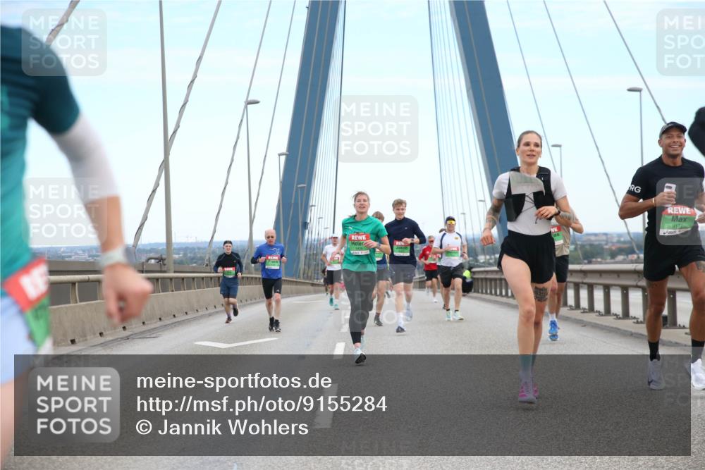 03.10.2025 - Köhlbrandbrückenlauf Jannik Wohlers http://msf.ph/oto/9155284 03.10.2025 15:21:01 Position 1 9177 meine-sportfotos.de