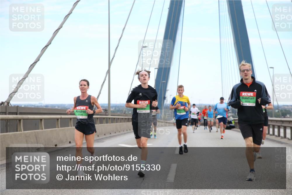 03.10.2025 - Köhlbrandbrückenlauf Jannik Wohlers http://msf.ph/oto/9155330 03.10.2025 15:21:14 Position 1 9186, 9187, 8820 meine-sportfotos.de