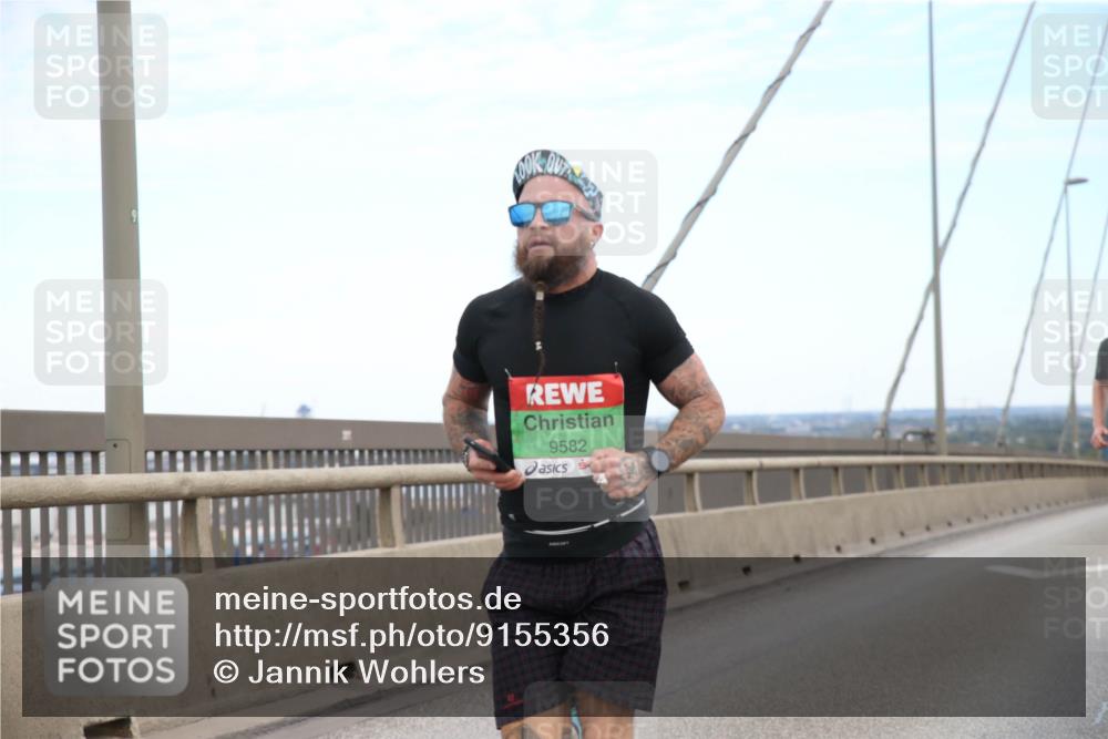 03.10.2025 - Köhlbrandbrückenlauf Jannik Wohlers http://msf.ph/oto/9155356 03.10.2025 15:21:19 Position 1 9582 meine-sportfotos.de