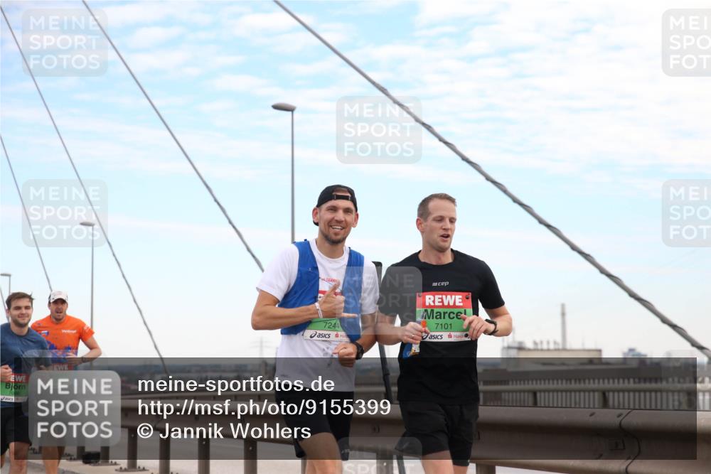 03.10.2025 - Köhlbrandbrückenlauf Jannik Wohlers http://msf.ph/oto/9155399 03.10.2025 15:21:56 Position 1 7086, 7244, 7101 meine-sportfotos.de