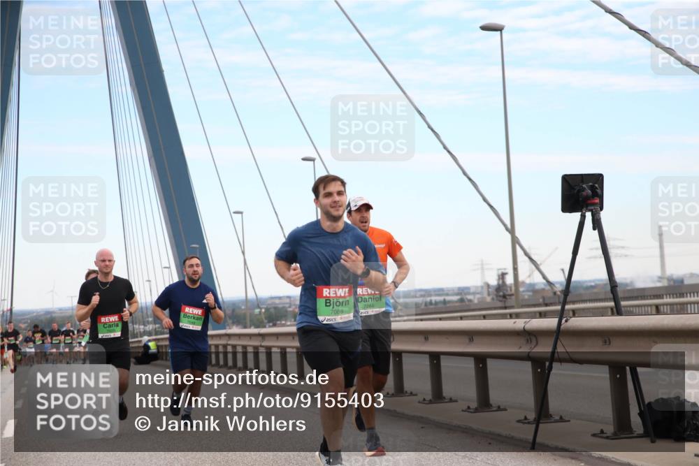 03.10.2025 - Köhlbrandbrückenlauf Jannik Wohlers http://msf.ph/oto/9155403 03.10.2025 15:21:57 Position 1 7048, 7086, 7265 meine-sportfotos.de