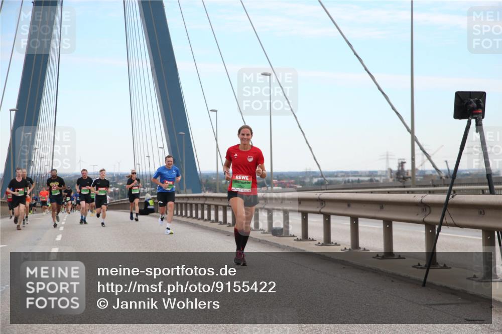 03.10.2025 - Köhlbrandbrückenlauf Jannik Wohlers http://msf.ph/oto/9155422 03.10.2025 15:22:03 Position 1  meine-sportfotos.de