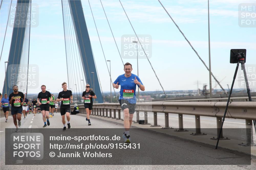 03.10.2025 - Köhlbrandbrückenlauf Jannik Wohlers http://msf.ph/oto/9155431 03.10.2025 15:22:06 Position 1 9589 meine-sportfotos.de