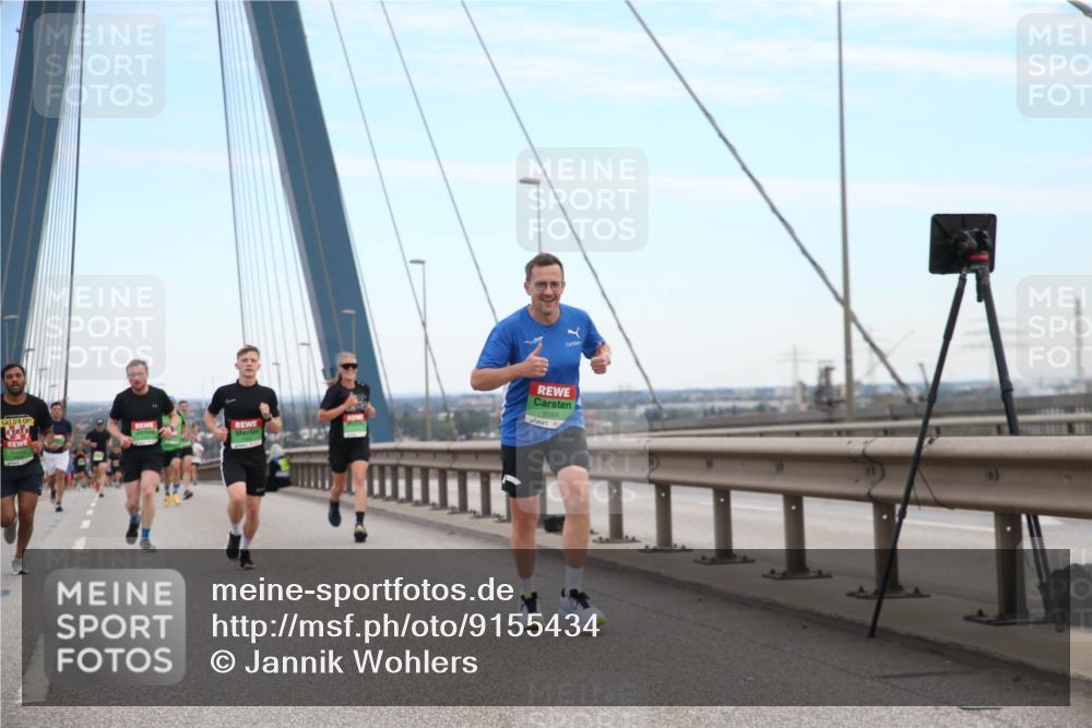 03.10.2025 - Köhlbrandbrückenlauf Jannik Wohlers http://msf.ph/oto/9155434 03.10.2025 15:22:07 Position 1 9589 meine-sportfotos.de