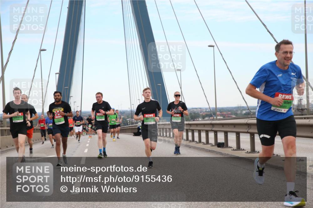 03.10.2025 - Köhlbrandbrückenlauf Jannik Wohlers http://msf.ph/oto/9155436 03.10.2025 15:22:08 Position 1 9589 meine-sportfotos.de