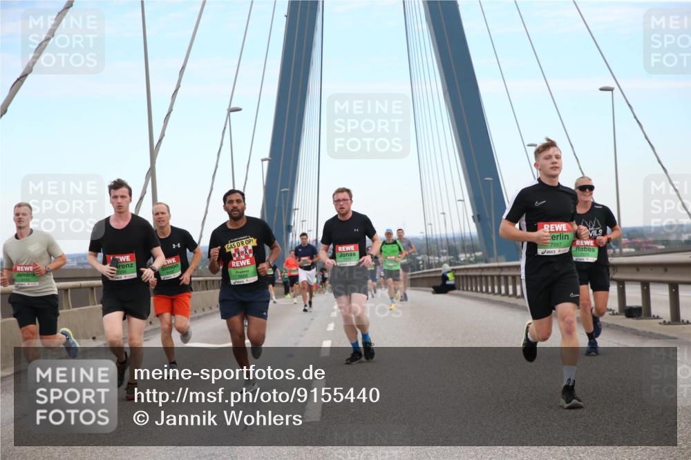 03.10.2025 - Köhlbrandbrückenlauf Jannik Wohlers http://msf.ph/oto/9155440 03.10.2025 15:22:09 Position 1 096, 9666, 7280, 7597, 7570 meine-sportfotos.de