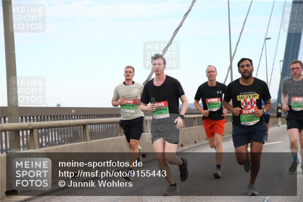 03.10.2025 - Köhlbrandbrückenlauf Jannik Wohlers http://msf.ph/oto/9155443 03.10.2025 15:22:10 Position 1 9, 9195, 7096, 9197, 9666, 7280 meine-sportfotos.de