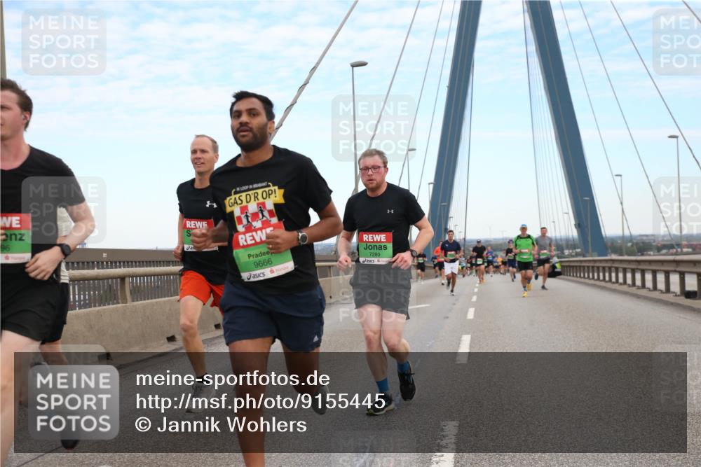 03.10.2025 - Köhlbrandbrückenlauf Jannik Wohlers http://msf.ph/oto/9155445 03.10.2025 15:22:11 Position 1 96, 9666, 7280 meine-sportfotos.de
