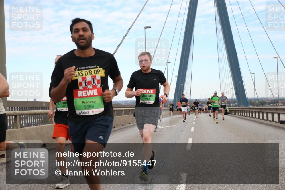 03.10.2025 - Köhlbrandbrückenlauf Jannik Wohlers http://msf.ph/oto/9155447 03.10.2025 15:22:11 Position 1 9197, 9666, 7280 meine-sportfotos.de