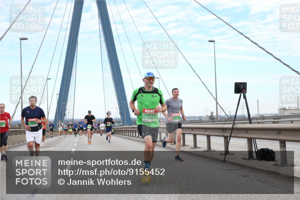 03.10.2025 - Köhlbrandbrückenlauf Jannik Wohlers http://msf.ph/oto/9155452 03.10.2025 15:22:15 Position 1 8783 meine-sportfotos.de