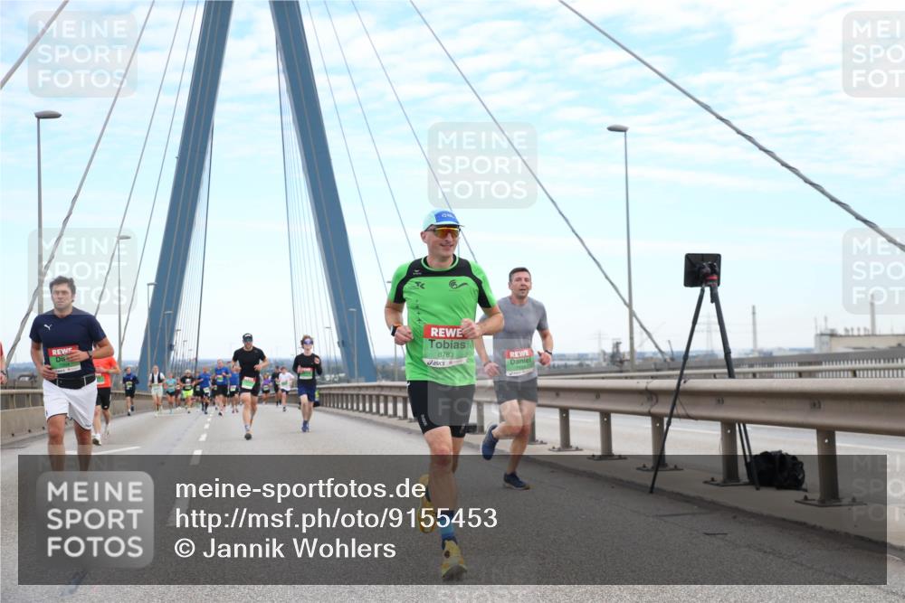 03.10.2025 - Köhlbrandbrückenlauf Jannik Wohlers http://msf.ph/oto/9155453 03.10.2025 15:22:15 Position 1 8783 meine-sportfotos.de