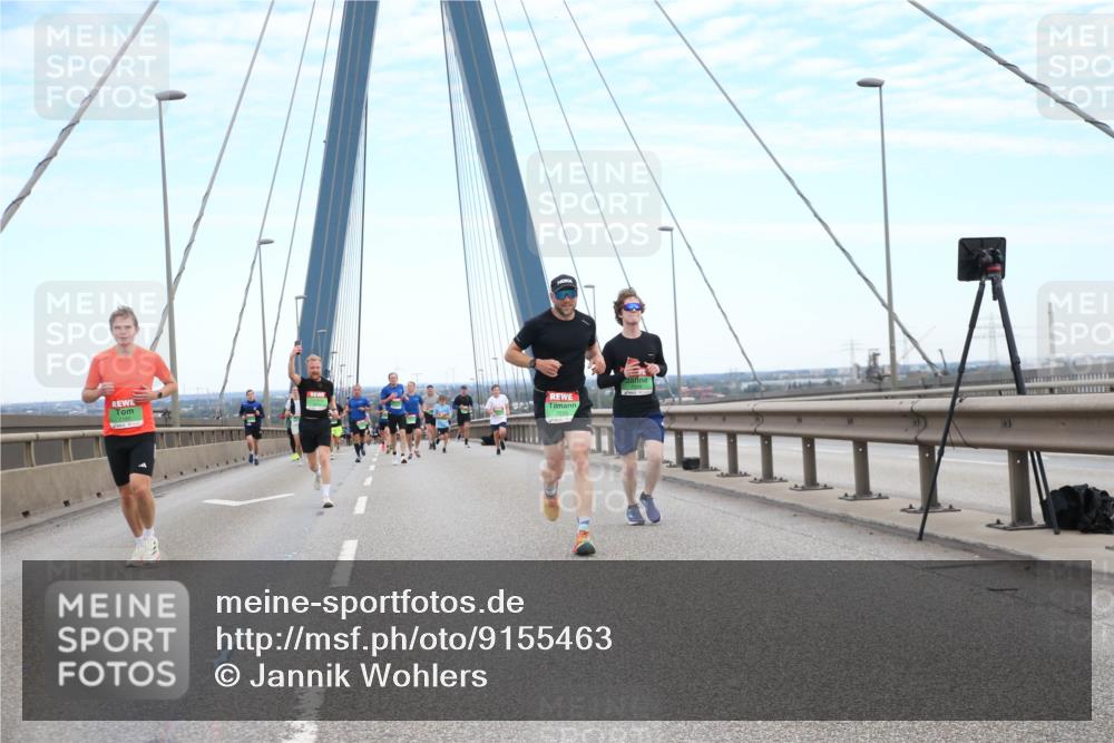 03.10.2025 - Köhlbrandbrückenlauf Jannik Wohlers http://msf.ph/oto/9155463 03.10.2025 15:22:18 Position 1  meine-sportfotos.de