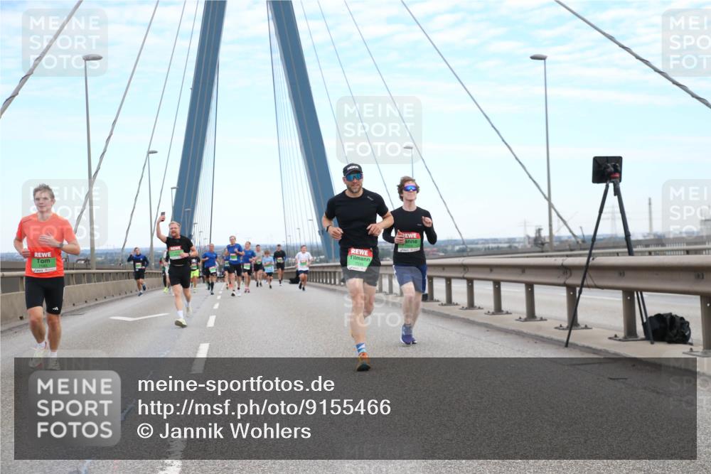 03.10.2025 - Köhlbrandbrückenlauf Jannik Wohlers http://msf.ph/oto/9155466 03.10.2025 15:22:19 Position 1  meine-sportfotos.de