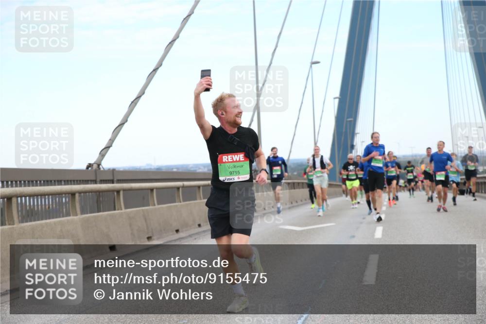 03.10.2025 - Köhlbrandbrückenlauf Jannik Wohlers http://msf.ph/oto/9155475 03.10.2025 15:22:21 Position 1 9715 meine-sportfotos.de