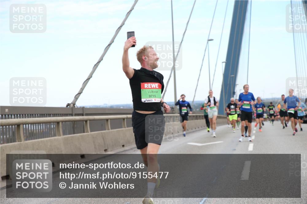 03.10.2025 - Köhlbrandbrückenlauf Jannik Wohlers http://msf.ph/oto/9155477 03.10.2025 15:22:21 Position 1 9715 meine-sportfotos.de