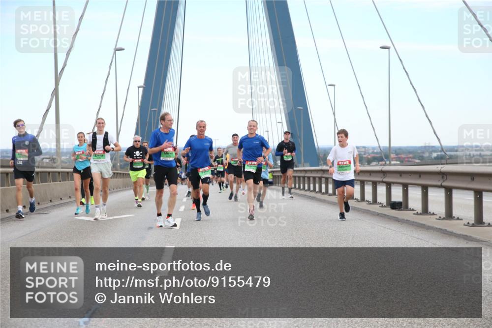 03.10.2025 - Köhlbrandbrückenlauf Jannik Wohlers http://msf.ph/oto/9155479 03.10.2025 15:22:23 Position 1  meine-sportfotos.de