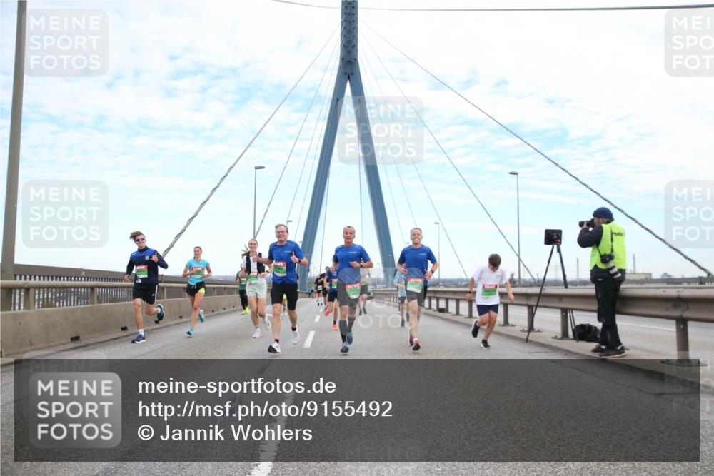 03.10.2025 - Köhlbrandbrückenlauf Jannik Wohlers http://msf.ph/oto/9155492 03.10.2025 15:22:26 Position 1  meine-sportfotos.de