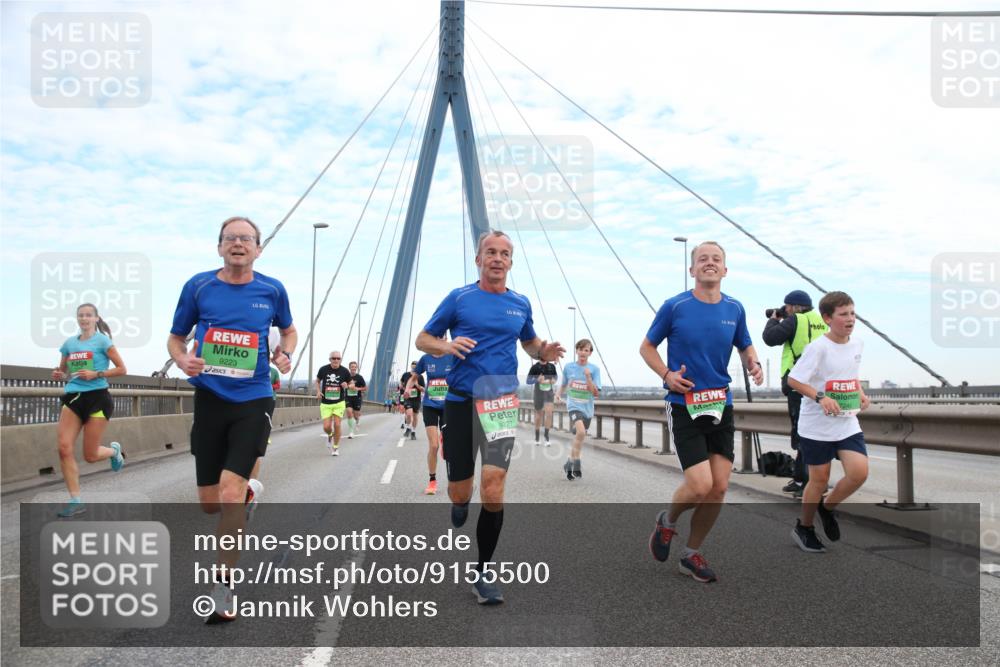 03.10.2025 - Köhlbrandbrückenlauf Jannik Wohlers http://msf.ph/oto/9155500 03.10.2025 15:22:27 Position 1 9223, 9227, 245 meine-sportfotos.de