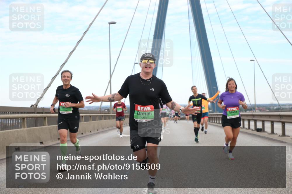 03.10.2025 - Köhlbrandbrückenlauf Jannik Wohlers http://msf.ph/oto/9155509 03.10.2025 15:22:30 Position 1 7406, 1, 7356 meine-sportfotos.de
