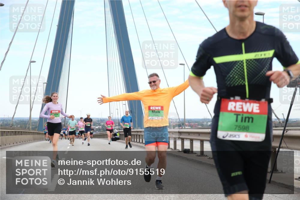 03.10.2025 - Köhlbrandbrückenlauf Jannik Wohlers http://msf.ph/oto/9155519 03.10.2025 15:22:33 Position 1 7584, 7598 meine-sportfotos.de