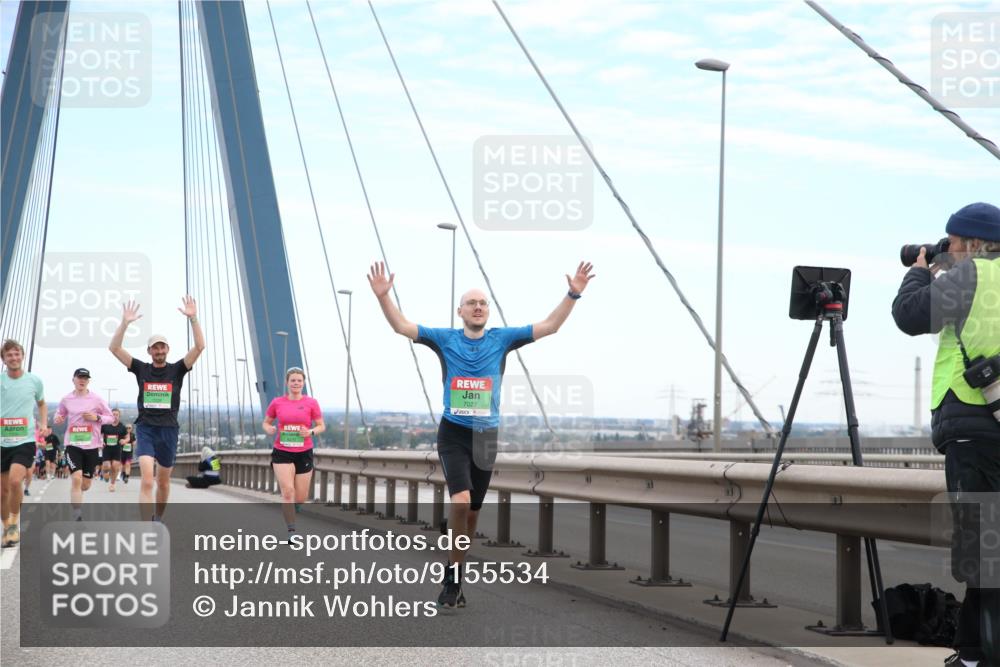 03.10.2025 - Köhlbrandbrückenlauf Jannik Wohlers http://msf.ph/oto/9155534 03.10.2025 15:22:37 Position 1 7027 meine-sportfotos.de