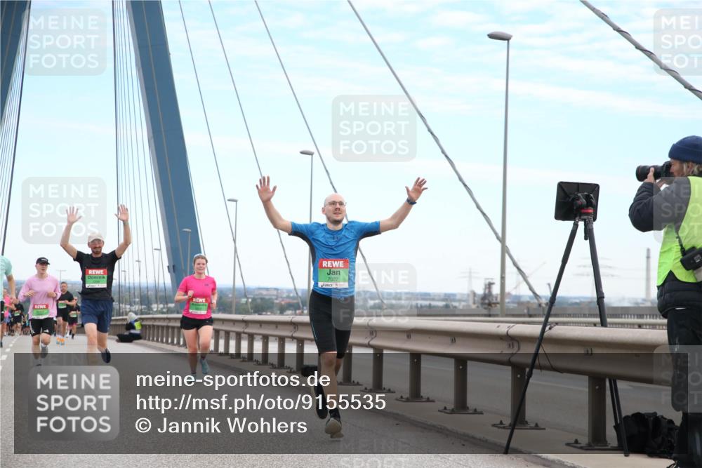 03.10.2025 - Köhlbrandbrückenlauf Jannik Wohlers http://msf.ph/oto/9155535 03.10.2025 15:22:37 Position 1 7027 meine-sportfotos.de