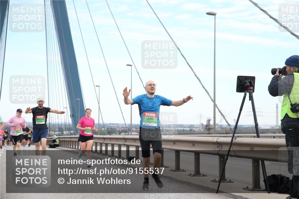 03.10.2025 - Köhlbrandbrückenlauf Jannik Wohlers http://msf.ph/oto/9155537 03.10.2025 15:22:37 Position 1 7027 meine-sportfotos.de