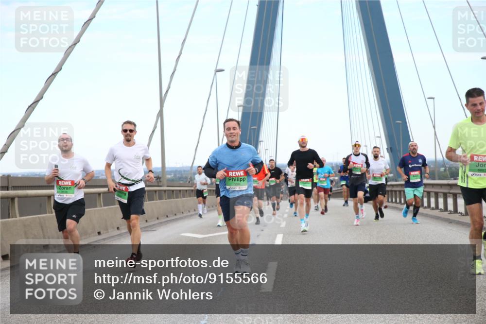 03.10.2025 - Köhlbrandbrückenlauf Jannik Wohlers http://msf.ph/oto/9155566 03.10.2025 15:23:01 Position 1 9128, 7294, 8883 meine-sportfotos.de