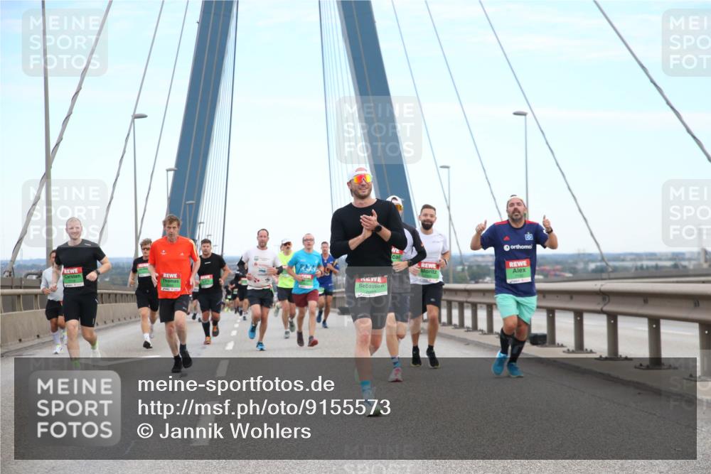 03.10.2025 - Köhlbrandbrückenlauf Jannik Wohlers http://msf.ph/oto/9155573 03.10.2025 15:23:03 Position 1  meine-sportfotos.de