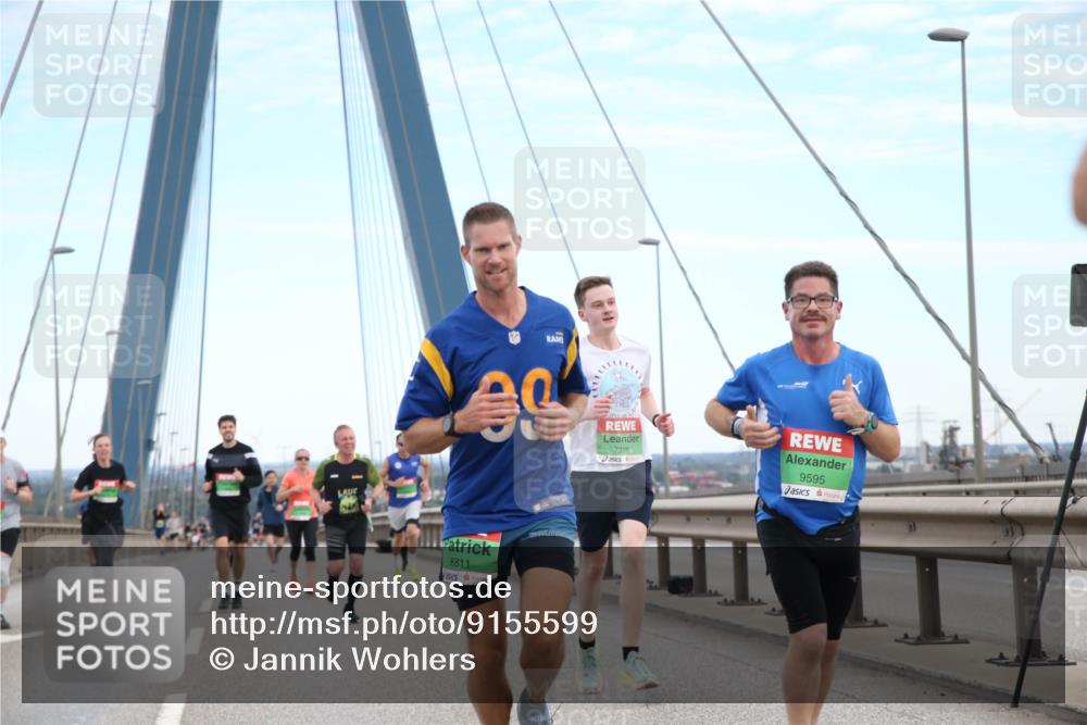03.10.2025 - Köhlbrandbrückenlauf Jannik Wohlers http://msf.ph/oto/9155599 03.10.2025 15:23:10 Position 1 8811, 7398, 9595 meine-sportfotos.de