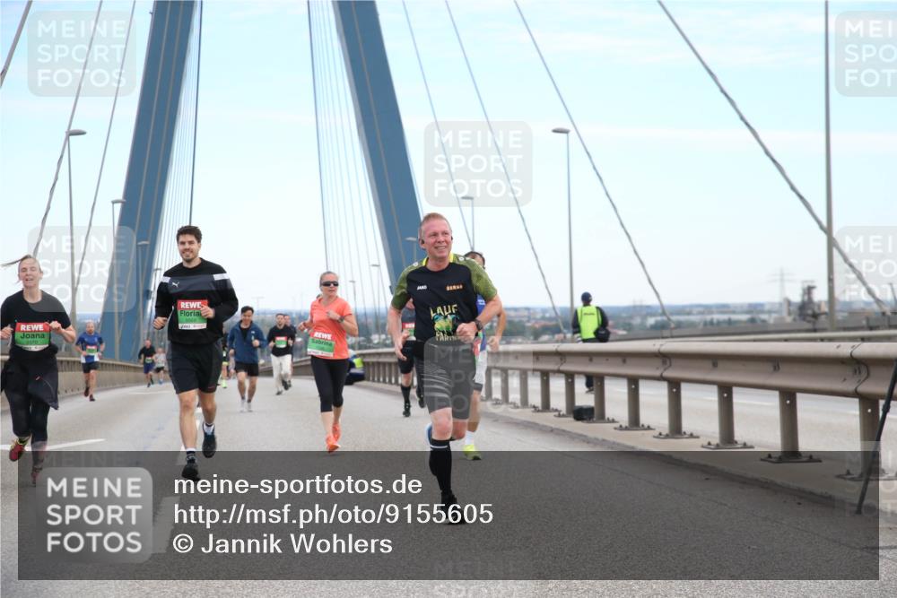 03.10.2025 - Köhlbrandbrückenlauf Jannik Wohlers http://msf.ph/oto/9155605 03.10.2025 15:23:12 Position 1 9570, 9569 meine-sportfotos.de