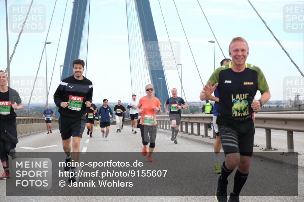 03.10.2025 - Köhlbrandbrückenlauf Jannik Wohlers http://msf.ph/oto/9155607 03.10.2025 15:23:13 Position 1 9570, 9569, 7266 meine-sportfotos.de