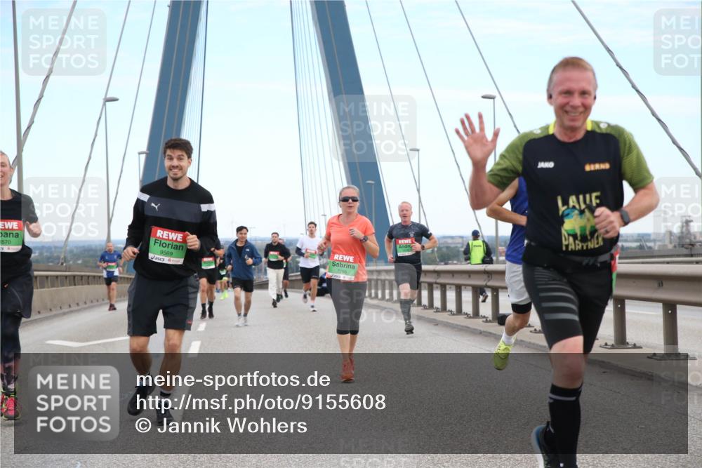 03.10.2025 - Köhlbrandbrückenlauf Jannik Wohlers http://msf.ph/oto/9155608 03.10.2025 15:23:13 Position 1 9570, 9569, 7266 meine-sportfotos.de