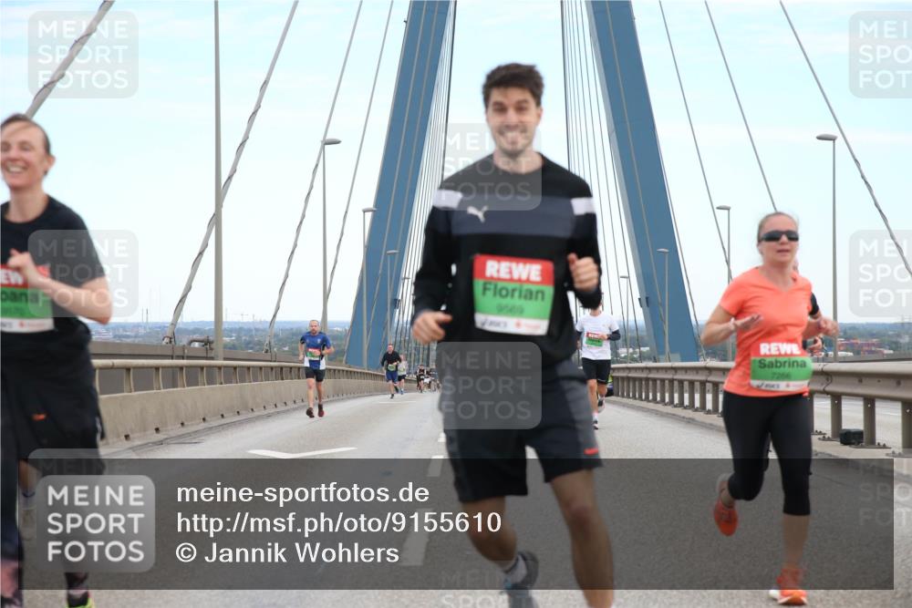 03.10.2025 - Köhlbrandbrückenlauf Jannik Wohlers http://msf.ph/oto/9155610 03.10.2025 15:23:14 Position 1 9570, 9569, 7266 meine-sportfotos.de