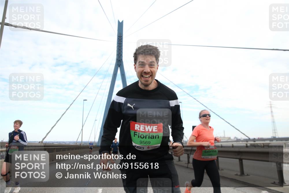 03.10.2025 - Köhlbrandbrückenlauf Jannik Wohlers http://msf.ph/oto/9155618 03.10.2025 15:23:16 Position 1 9569, 7266 meine-sportfotos.de