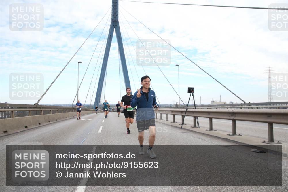 03.10.2025 - Köhlbrandbrückenlauf Jannik Wohlers http://msf.ph/oto/9155623 03.10.2025 15:23:18 Position 1  meine-sportfotos.de