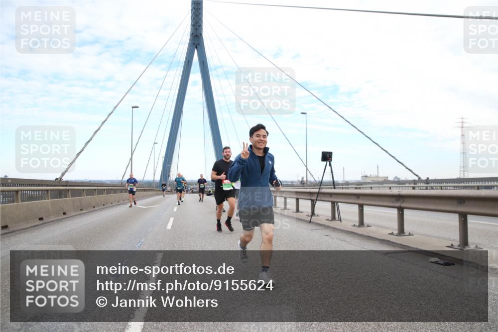 03.10.2025 - Köhlbrandbrückenlauf Jannik Wohlers http://msf.ph/oto/9155624 03.10.2025 15:23:18 Position 1  meine-sportfotos.de