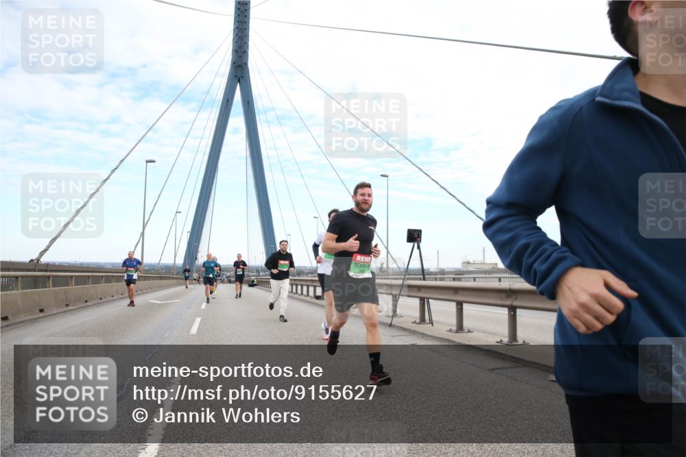 03.10.2025 - Köhlbrandbrückenlauf Jannik Wohlers http://msf.ph/oto/9155627 03.10.2025 15:23:19 Position 1  meine-sportfotos.de