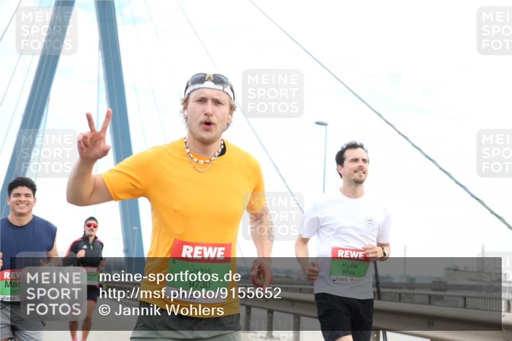 03.10.2025 - Köhlbrandbrückenlauf Jannik Wohlers http://msf.ph/oto/9155652 03.10.2025 15:25:27 Position 1 7425, 9730, 9744 meine-sportfotos.de