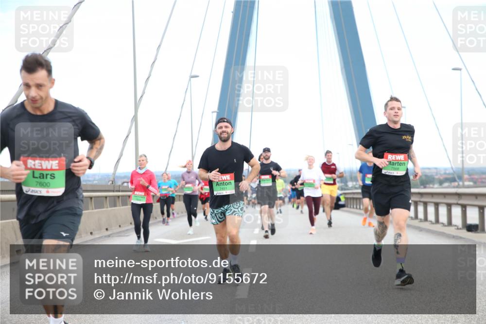 03.10.2025 - Köhlbrandbrückenlauf Jannik Wohlers http://msf.ph/oto/9155672 03.10.2025 15:25:37 Position 1 7600, 7451, 7568 meine-sportfotos.de