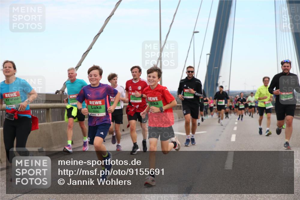 03.10.2025 - Köhlbrandbrückenlauf Jannik Wohlers http://msf.ph/oto/9155691 03.10.2025 15:25:44 Position 1 8979, 8980 meine-sportfotos.de