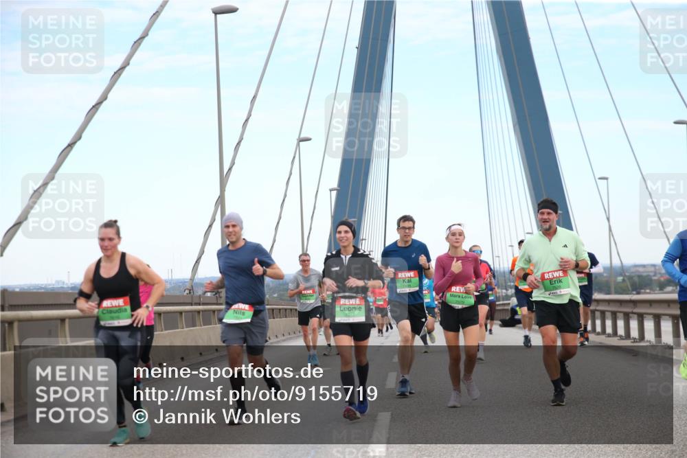 03.10.2025 - Köhlbrandbrückenlauf Jannik Wohlers http://msf.ph/oto/9155719 03.10.2025 15:25:54 Position 1 7310, 7529, 7528 meine-sportfotos.de