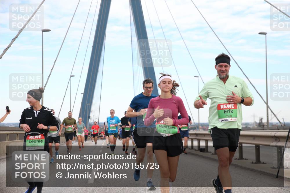 03.10.2025 - Köhlbrandbrückenlauf Jannik Wohlers http://msf.ph/oto/9155725 03.10.2025 15:25:56 Position 1 7310, 7529, 7528 meine-sportfotos.de