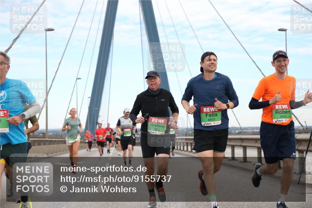 03.10.2025 - Köhlbrandbrückenlauf Jannik Wohlers http://msf.ph/oto/9155737 03.10.2025 15:25:59 Position 1 8802, 8803, 8805 meine-sportfotos.de