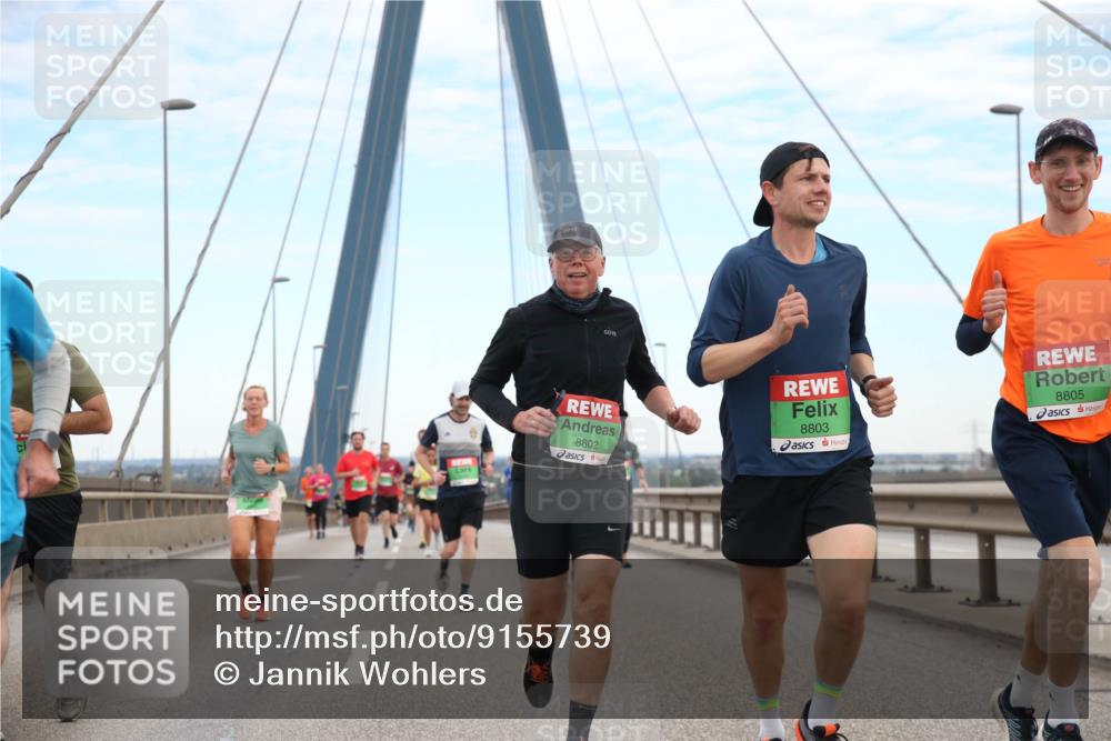 03.10.2025 - Köhlbrandbrückenlauf Jannik Wohlers http://msf.ph/oto/9155739 03.10.2025 15:26:00 Position 1 8802, 8803, 8805 meine-sportfotos.de