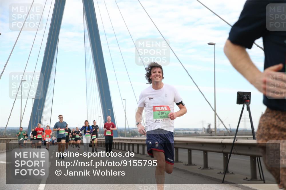 03.10.2025 - Köhlbrandbrückenlauf Jannik Wohlers http://msf.ph/oto/9155795 03.10.2025 15:26:13 Position 1 8860 meine-sportfotos.de