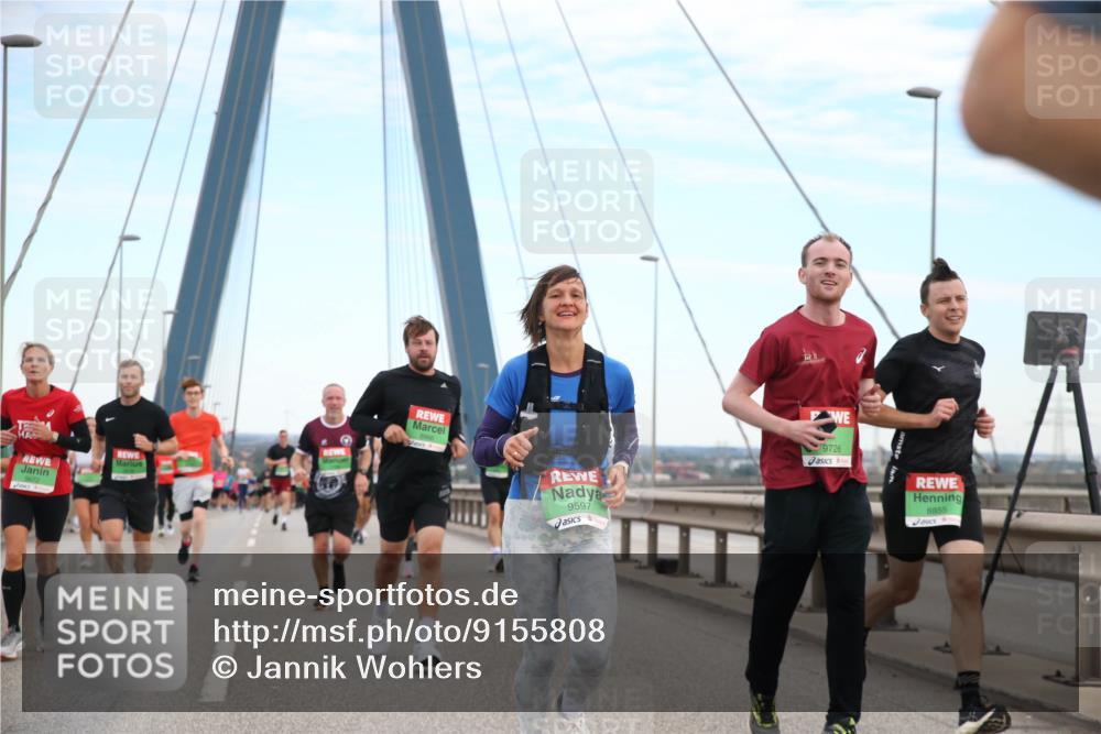 03.10.2025 - Köhlbrandbrückenlauf Jannik Wohlers http://msf.ph/oto/9155808 03.10.2025 15:26:19 Position 1 8966, 9597, 9726, 8855 meine-sportfotos.de